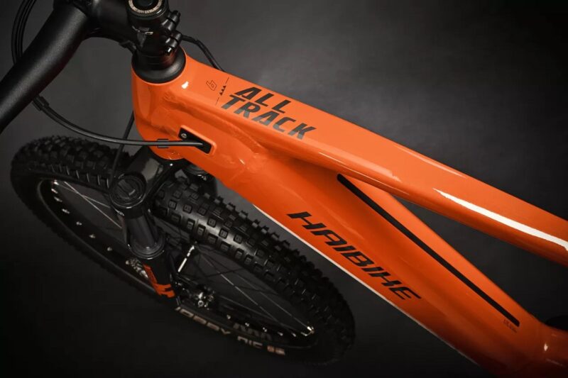 Haibike AllTrack 6 High papaya/titan - gloss brillant 2023 – Image 6