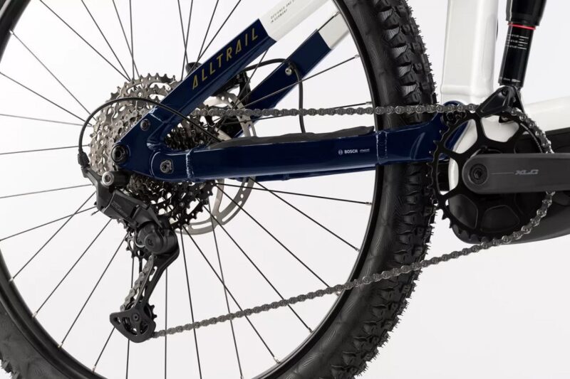 Haibike ALLTRAIL 8 29"
High white/blue/gold brillant 2025 – Image 7