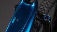Alternative view of Cube Stereo Hybrid ONE22 Race 800 electricblue´n´white