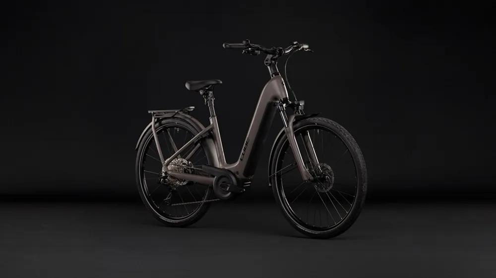 Cube Kathmandu Hybride ONE 800 cèdre et chrome 2027 – Image 2