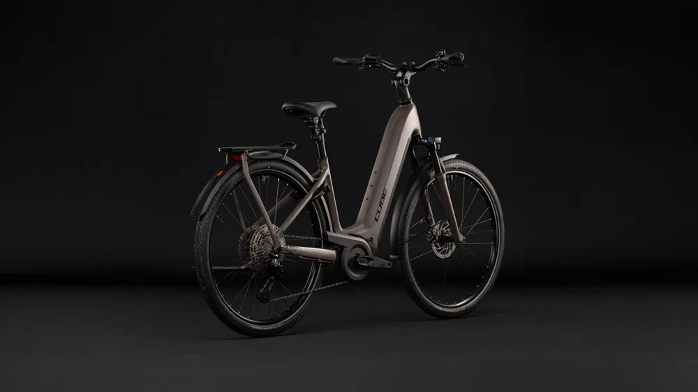Cube Kathmandu Hybride ONE 800 cèdre et chrome 2027 – Image 4